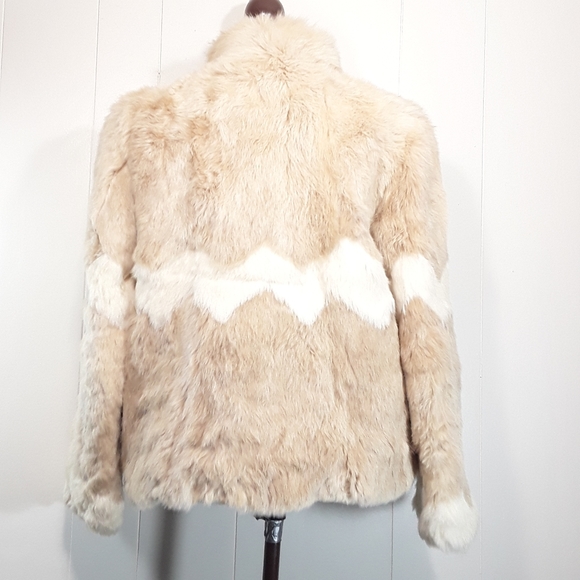 Rabbit fur coat by Chicago Chic medium ( see measurements) EUC w/ zigzag design - Picture 9 of 10
